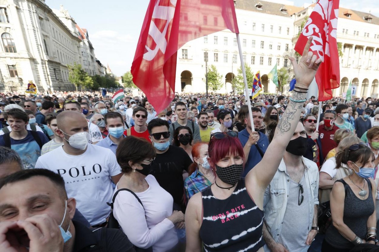 Ľudia v Budapešti vyšli do ulíc. Protestovali proti plánu na otvorenie pobočky čínskej univerzity 
