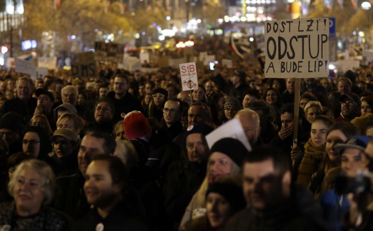 Pražská demonštrácia: Tisíce ľudí žiadali Babišov koniec