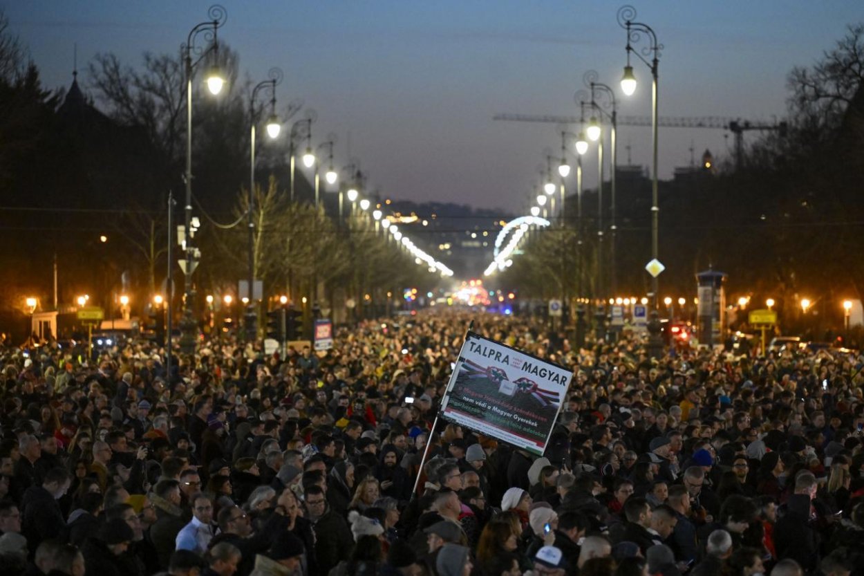 Tisíce protestujúcich v Budapešti vyzývali na zmeny v krajine