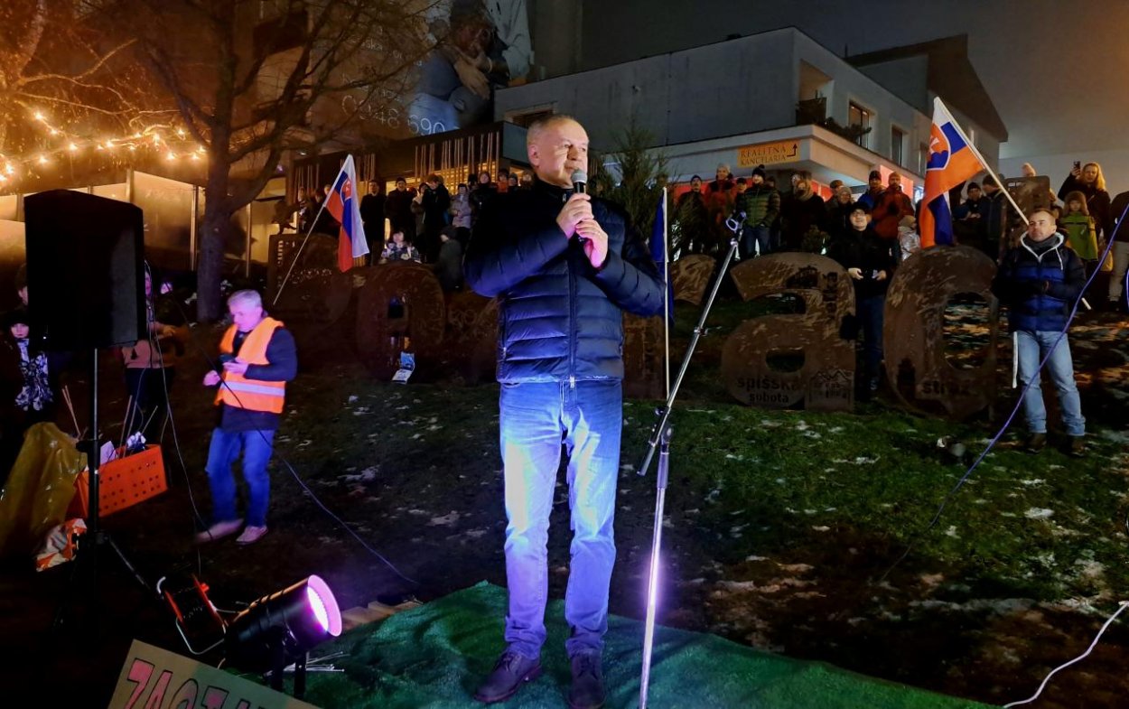 Kiska na proteste v Poprade vyzval aj k slobode a demokracii na akademickej pôde