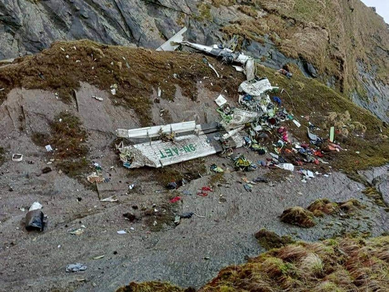 V Nepále našli miesto havárie zmiznutého lietadla s 22 ľuďmi na palube