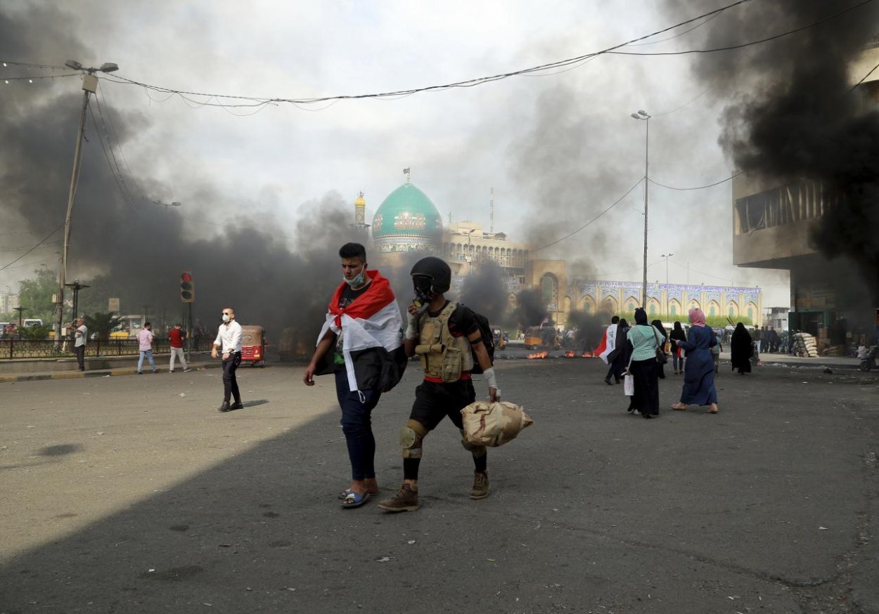 Protesty v Iraku majú ďalšie obete, útok na iránsky konzulát neprežili tri osoby