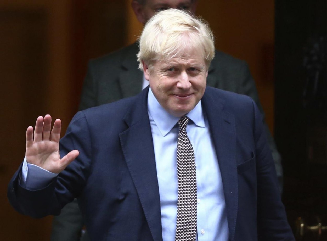 Britský premiér Johnson chce v decembri predčasné voľby