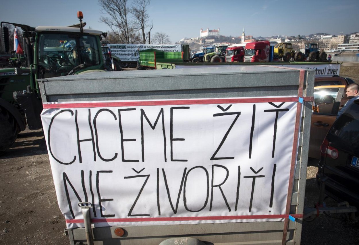 Farmári žalujú ministerku Matečnú za ohováranie, vyhlásili štrajk