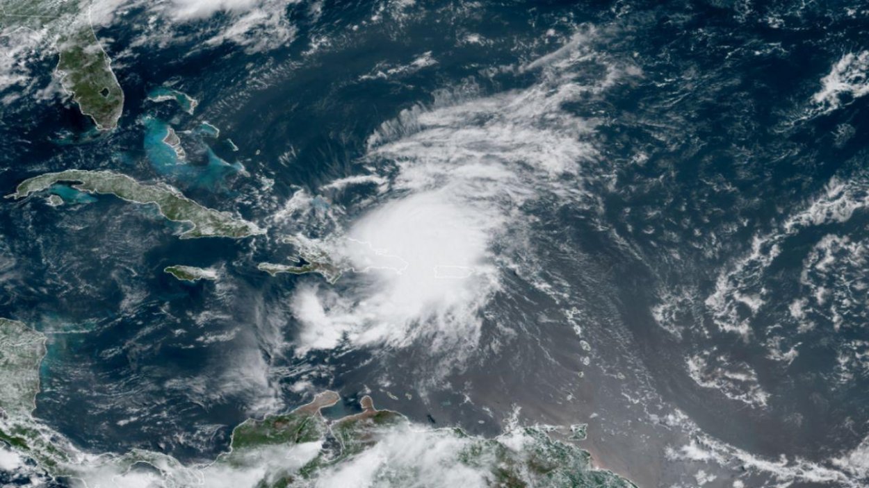 Tropická búrka Isaias sa pri Bahamách zmenila na hurikán prvej kategórie
