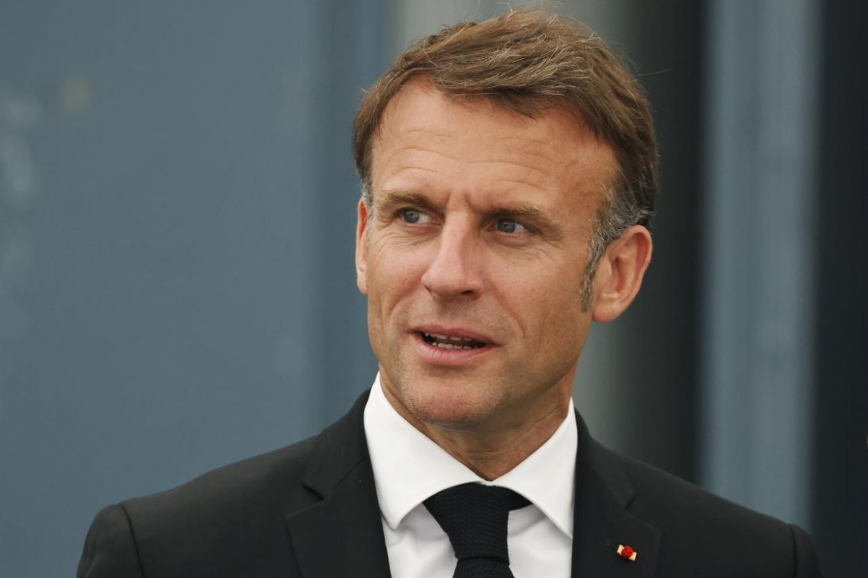 Macron odmieta odstúpiť, ak by jeho strana vo voľbách neuspela
