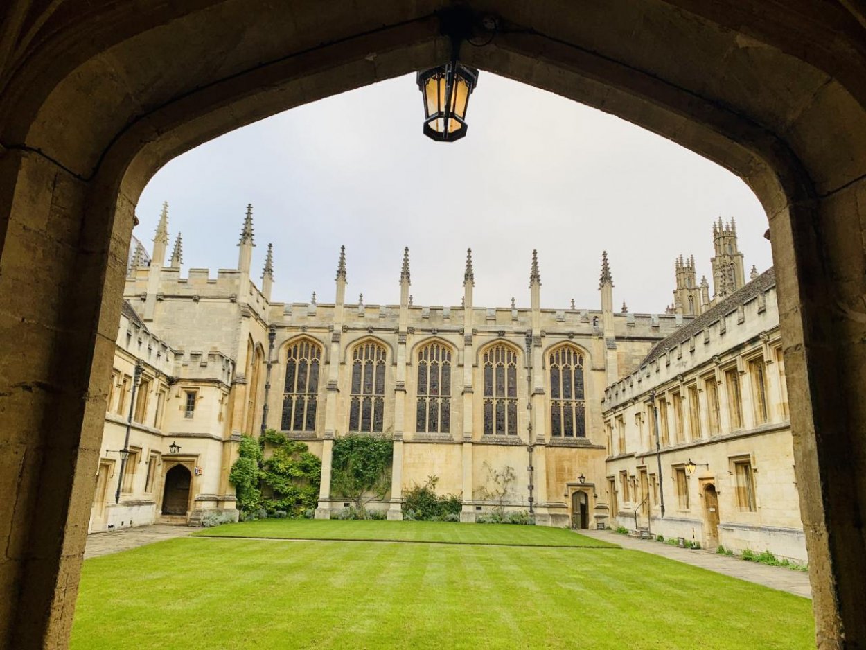 Diskusia Štefana Hríba v Oxforde so študentmi a mužom Novembra