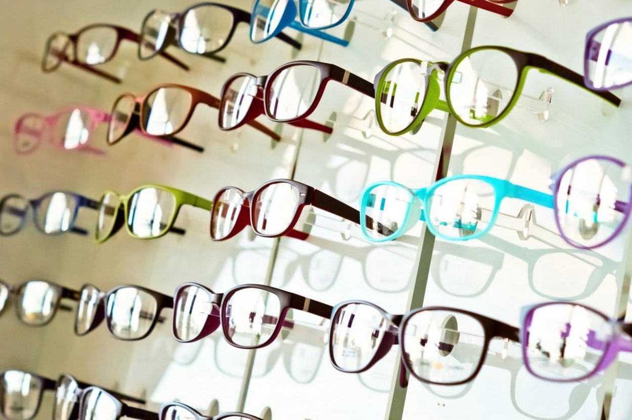 Najväčšie maloobchodné siete očných optík v Česku a na Slovensku menia majiteľa
