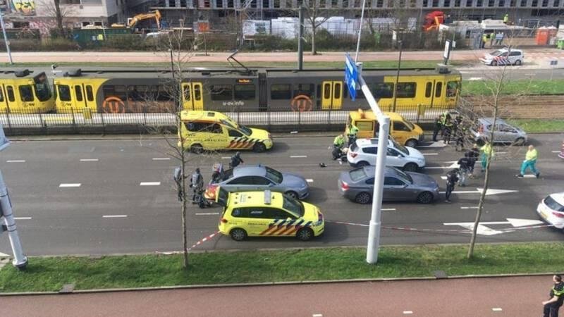 Holandsko: Jeden mŕtvy, niekoľko zranených pri streľbe v električke 