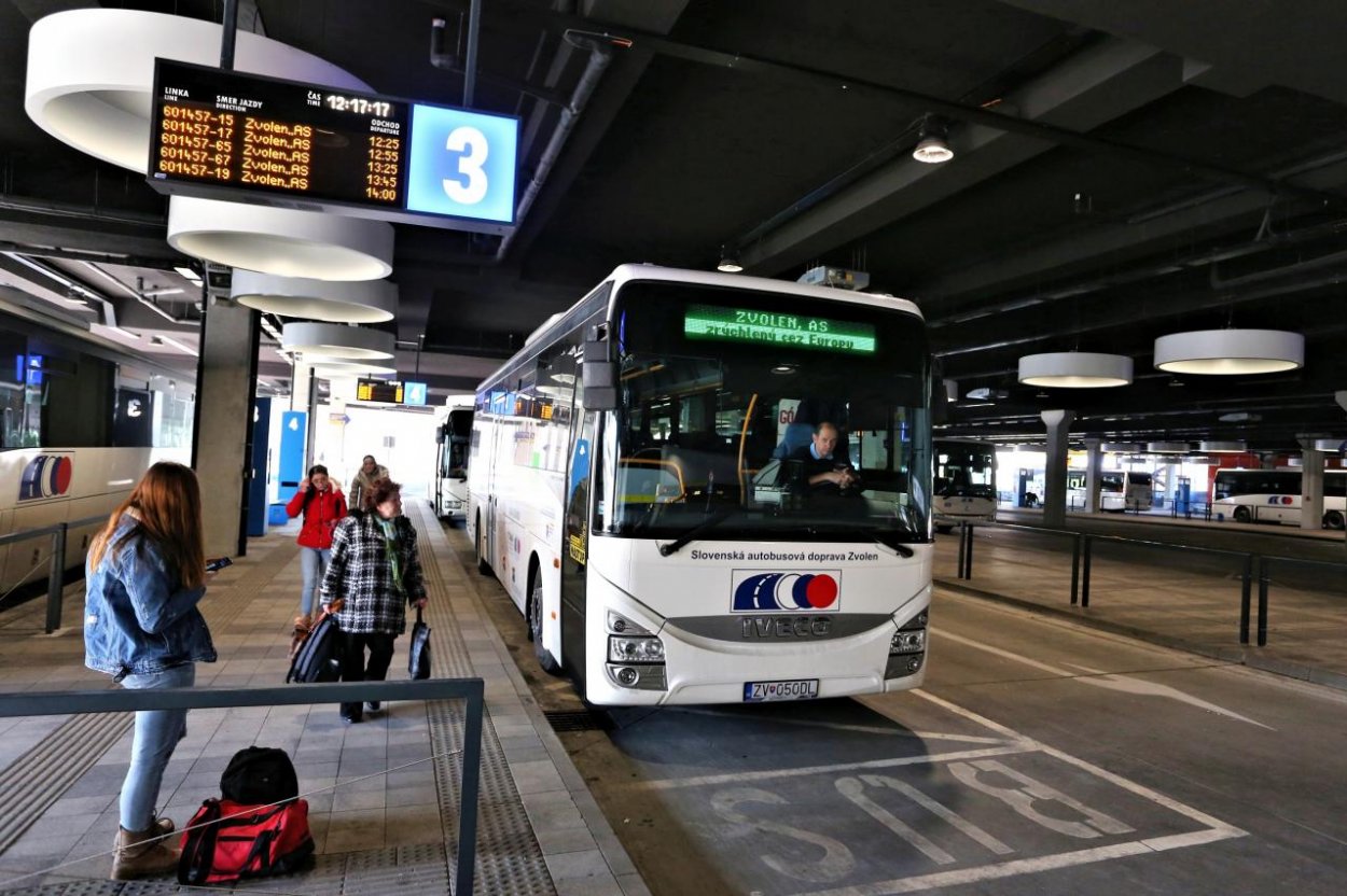 Autobusy v Banskobystrickom samosprávnom kraji budú premávať 