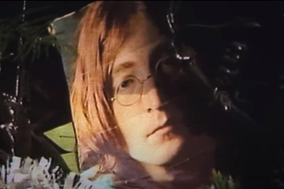 Seriálové a filmové tipy: John Lennon, kybernetický útok aj záchrana parku