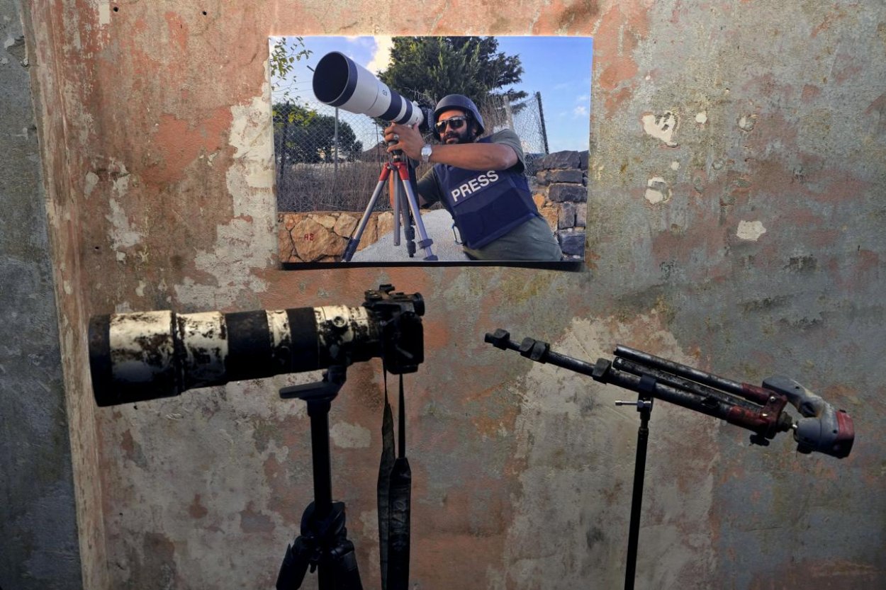 Novinára Reuters v Libanone zrejme zabil izraelský tank, naznačuje vyšetrovanie
