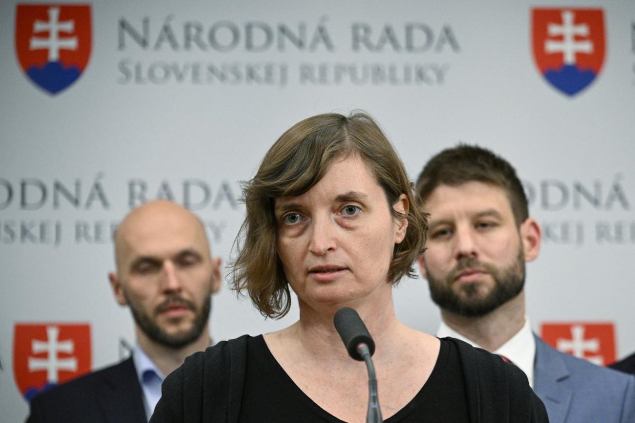 PS: Vláda výmenou riaditeľa Protimonopolného úradu vystaví Slovensko hrozbe sankcií