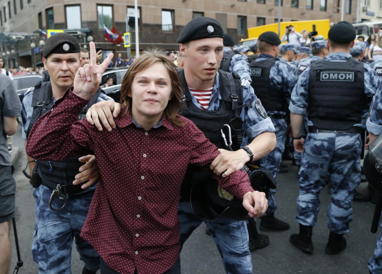 Medzi zadržanými na pochode v Rusku na podporu Golunova je aj politik Navaľnyj 