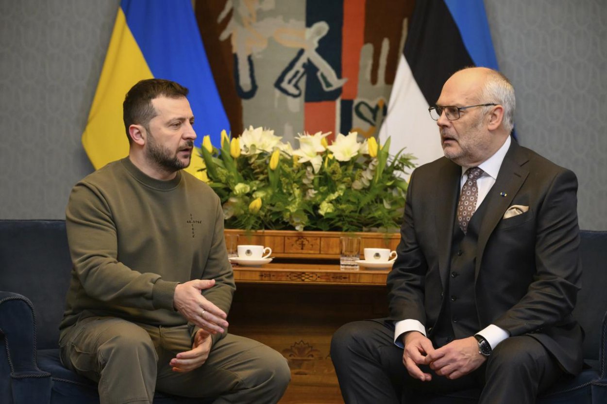 Estónsky prezident: Ukrajine by sa malo umožniť útočiť západnými zbraňami aj vo vnútri Ruska