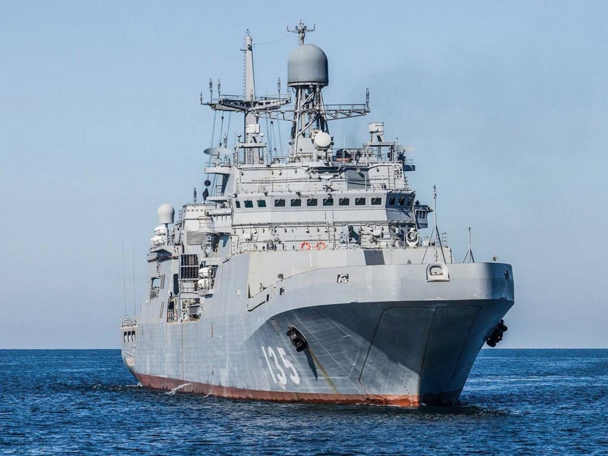 Ukrajina v noci zaútočila na Krym. Zničila veľkú ruskú bojovú loď