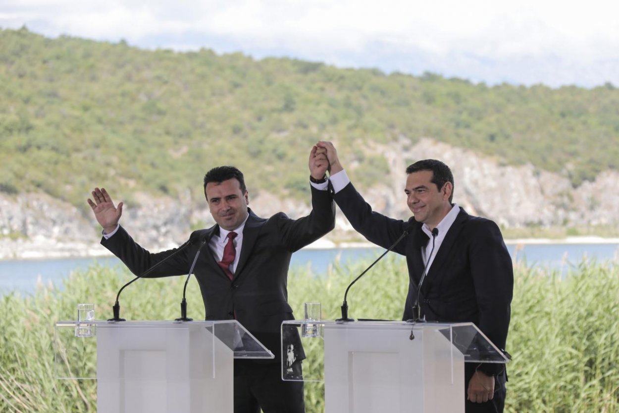 Grécko odsúhlasilo historickú dohodu, Macedónci majú otvorené dvere na Západ
