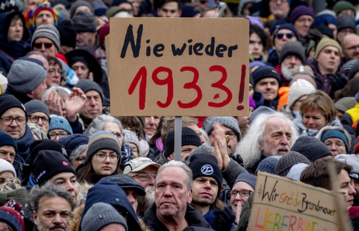V Nemecku sa na protestov proti pravicovej strane AfD zúčastnilo minimálne 300.000 ľudí