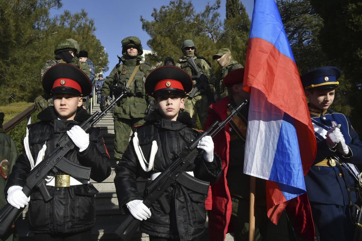 Rusmi dosadené úrady sa z Chersonskej oblasti sťahujú na Krym pre obavy z protiofenzívy