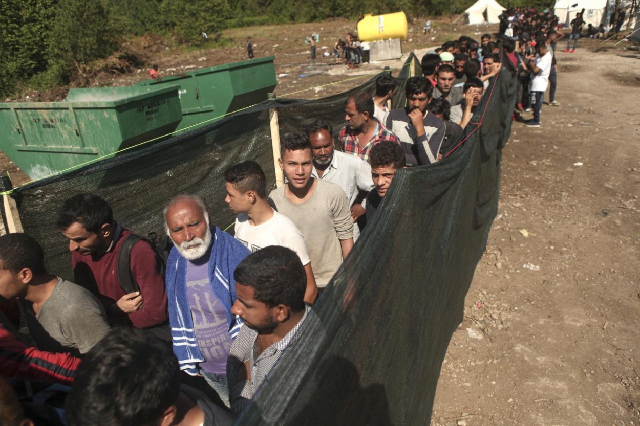 EÚ pomôže Bosne a Hercegovine s utečencami. Poskytne jej 10 miliónov eur