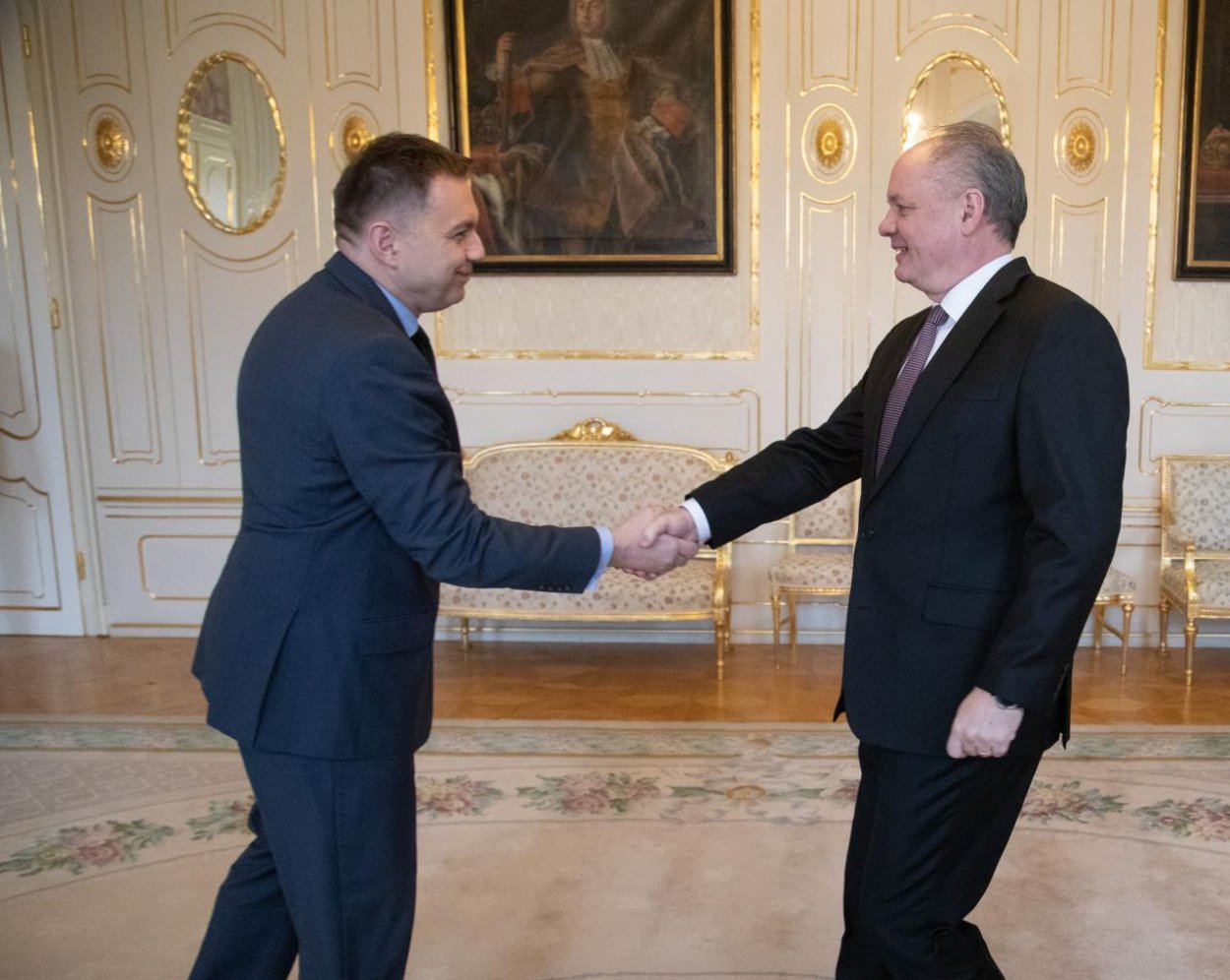 Prezident Andrej Kiska vymenoval ministra financií Petra Kažimíra do funkcie guvernéra NBS