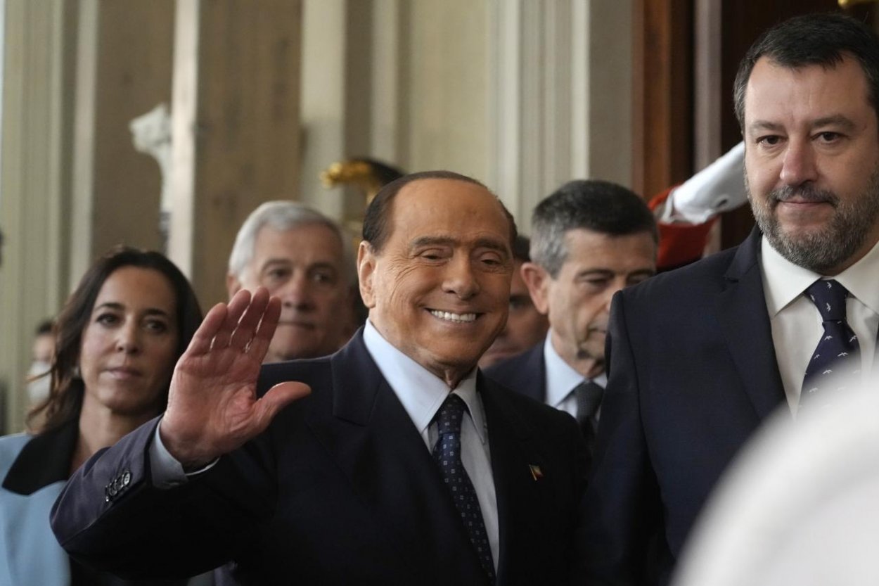Súd zbavil Berlusconiho obvinení z podplácania svedkov v prípade sexuálnych škandálov