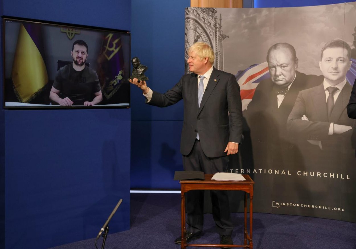 Johnson udelil ukrajinskému prezidentovi Cenu Sira Winstona Churchilla