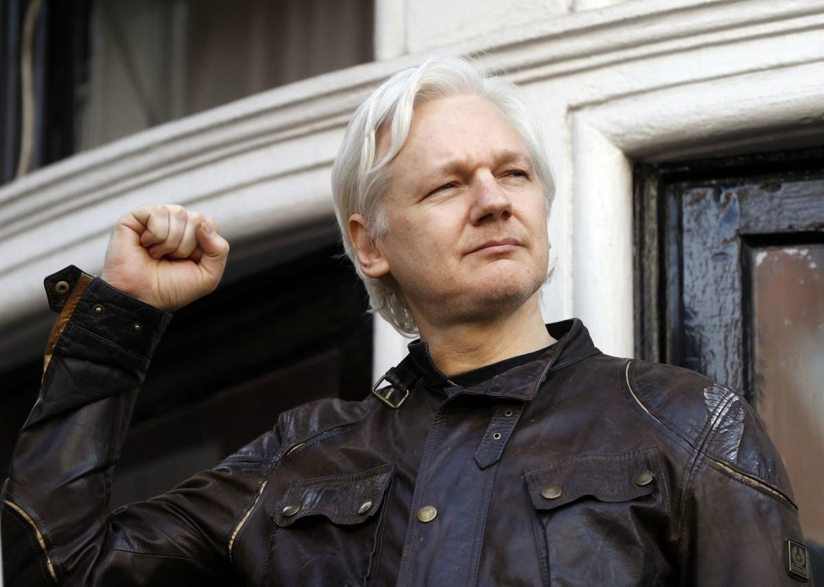 Julian Assange: revoluční ikona s prošlou lhůtou spotřeby