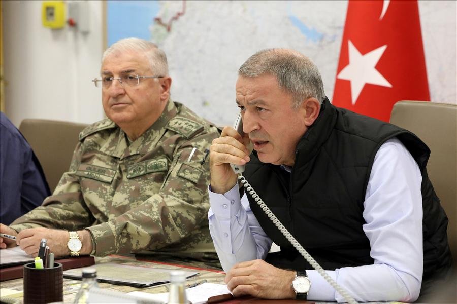 Turecké pozemné jednotky pokračujú v postupe proti Kurdom