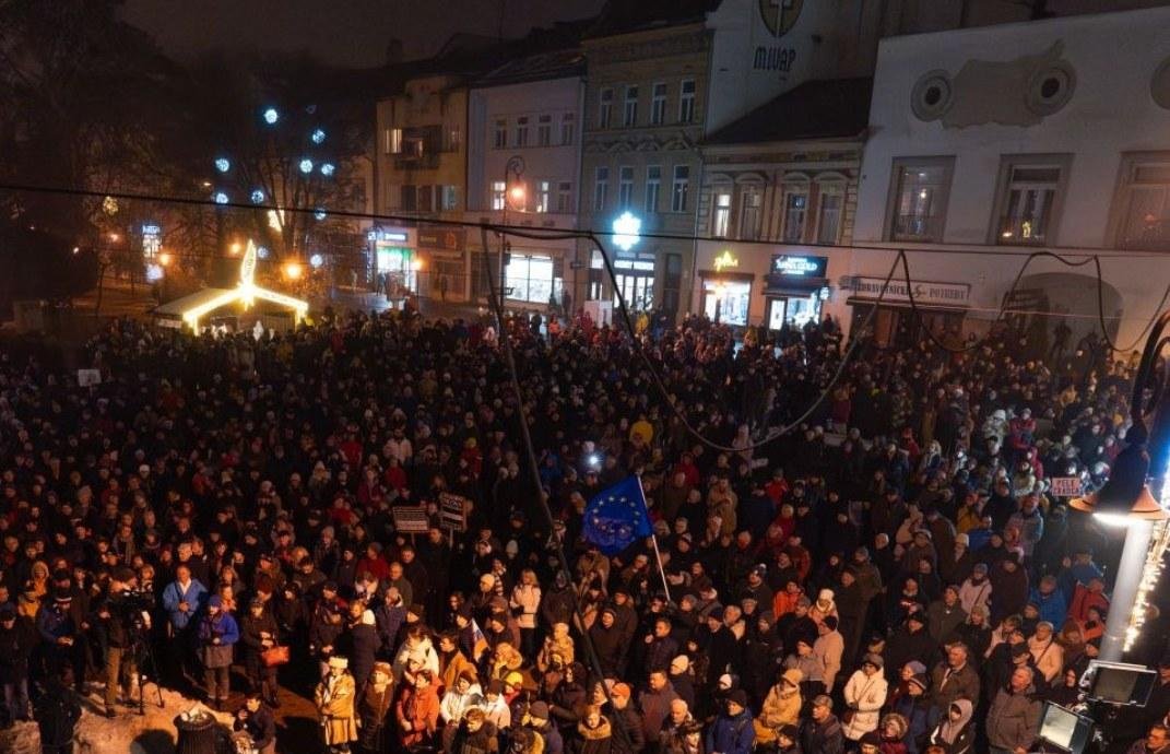 V Košiciach sa na protestnom zhromaždení zúčastnilo niekoľko tisíc ľudí