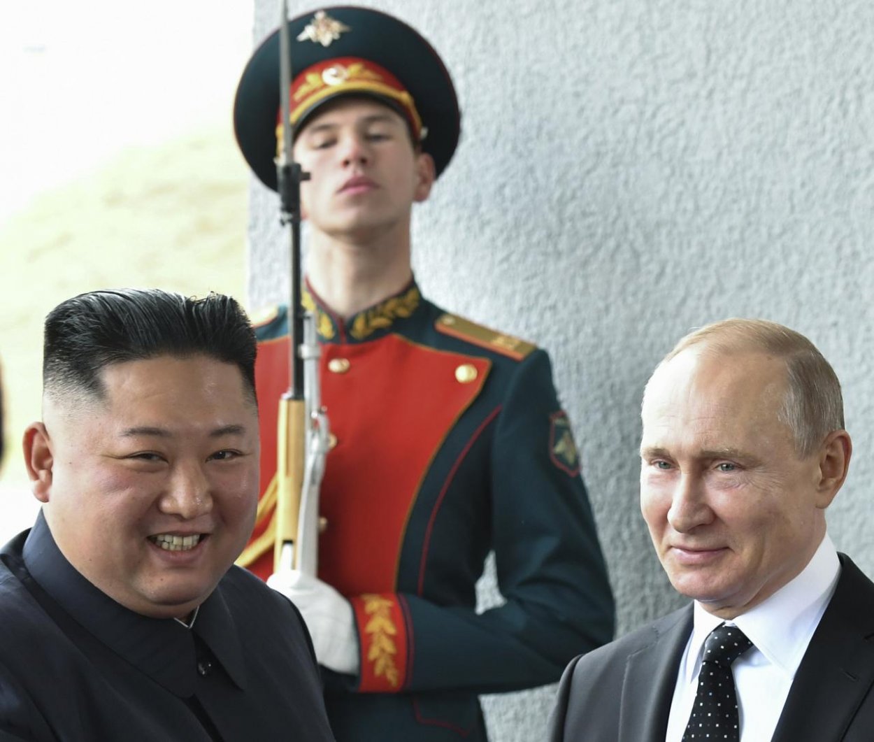 Putin sa vo Vladivostoku stretol s Kim Čong-Unom, chcú riešiť aj situáciu na Kórejskom polostrove