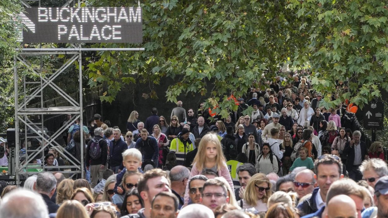 Londýn sa pripravuje na milión návštevníkov prichádzajúcich na pohreb kráľovnej