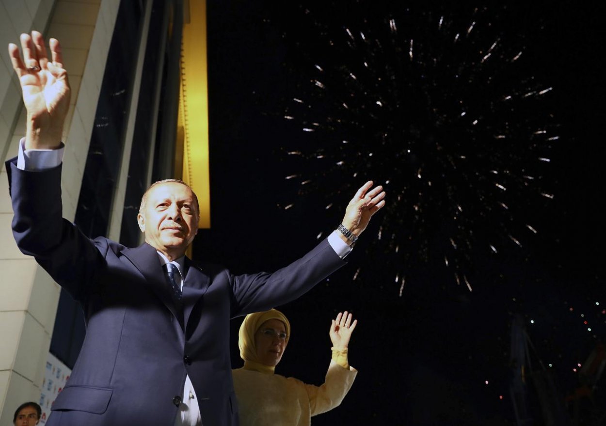 Erdogan zvíťazil v tureckých prezidentských voľbách, obhájil tak svoj mandát