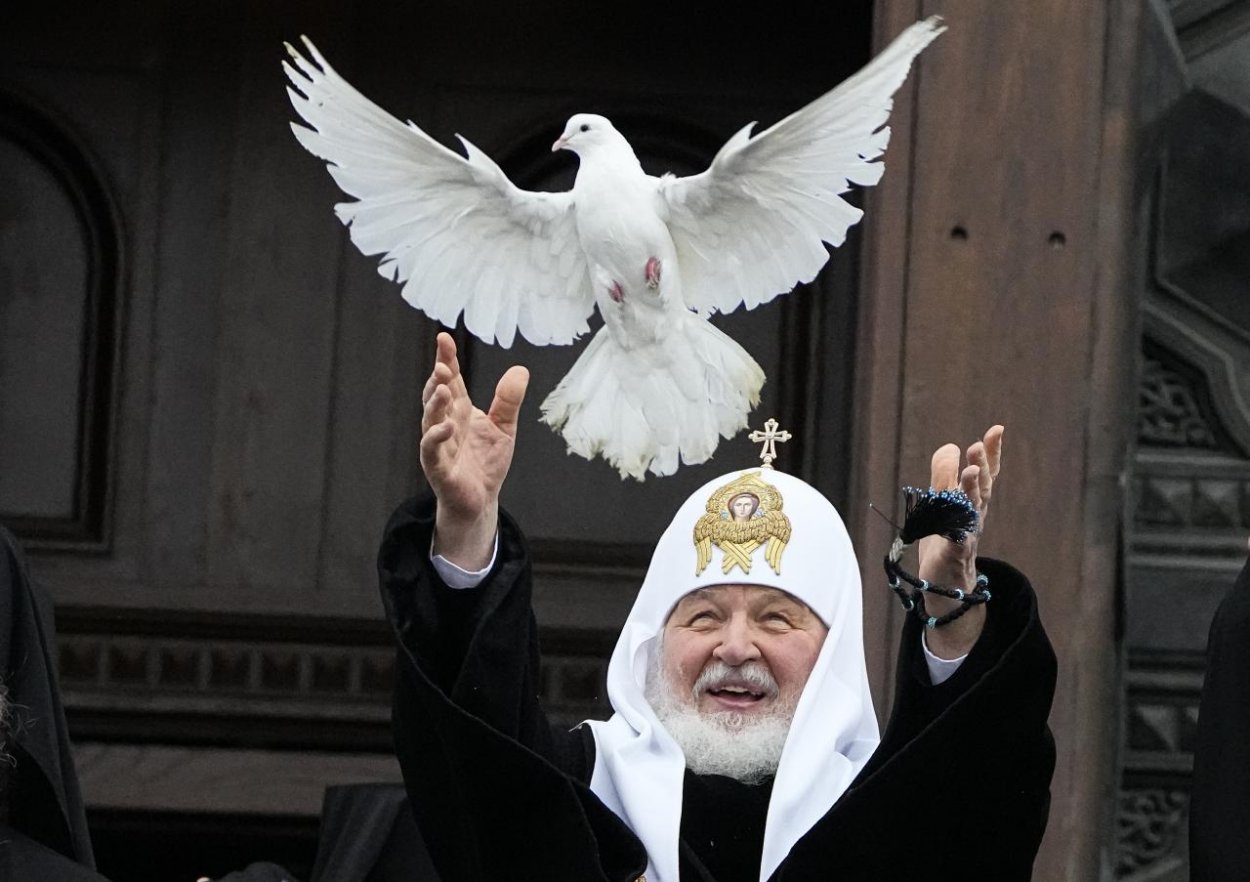 Patriarcha Kirill vyzval ľudí, aby sa zomkli okolo vedenia krajiny. Vojnu vníma ako obranu proti liberálnemu Západu