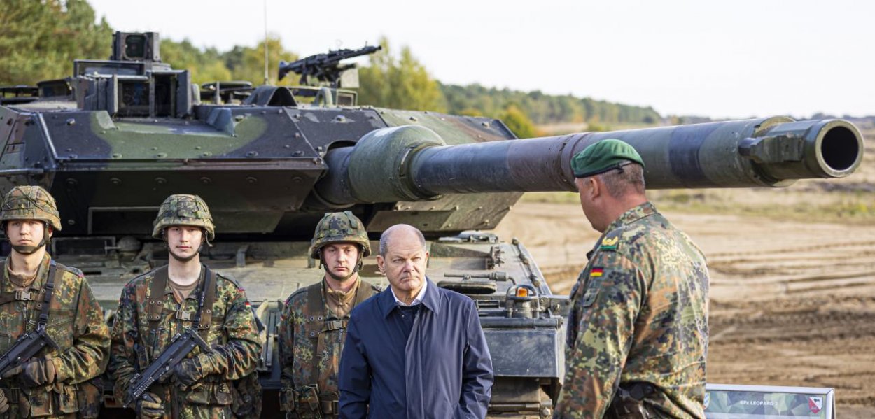 Nemecko po dlhom váhaní schválilo dodávku tankov Leopard 2 na Ukrajinu