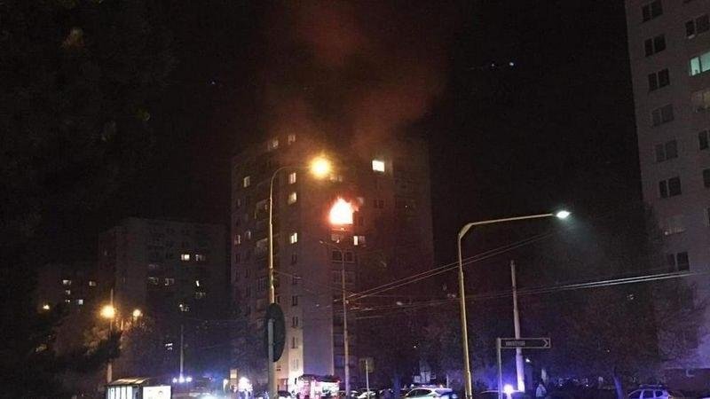 Nočný požiar v bytovom dome v Prešove si vyžiadal dve obete