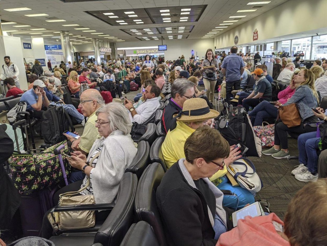 Na amerických letiskách vypukol následkom lekárskeho skríningu chaos