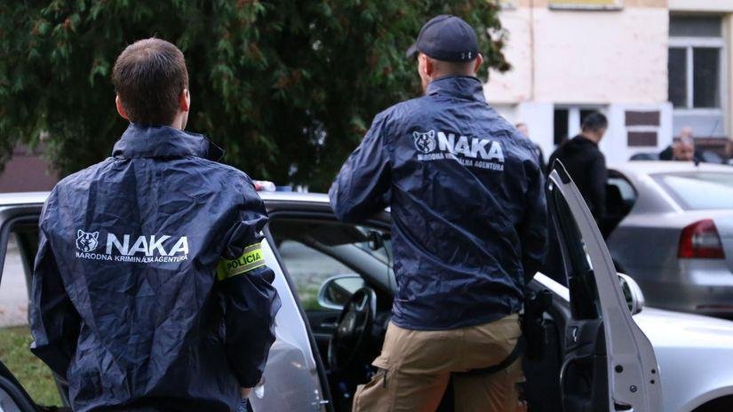 Vedúcej tímu Úradu inšpekčnej služby, ktorý prešetruje podozrenia v NAKA, pozastavili činnosť