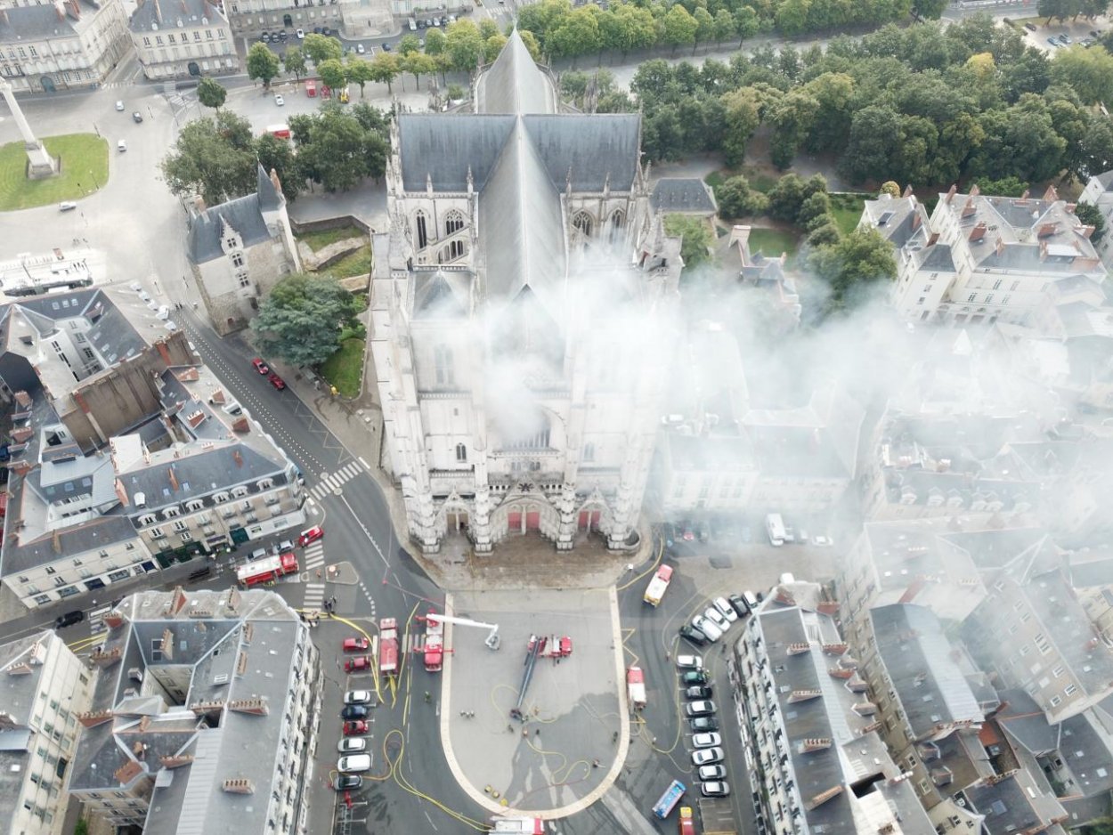 Požiar v katedrále v Nantes nemusel byť založený úmyselne