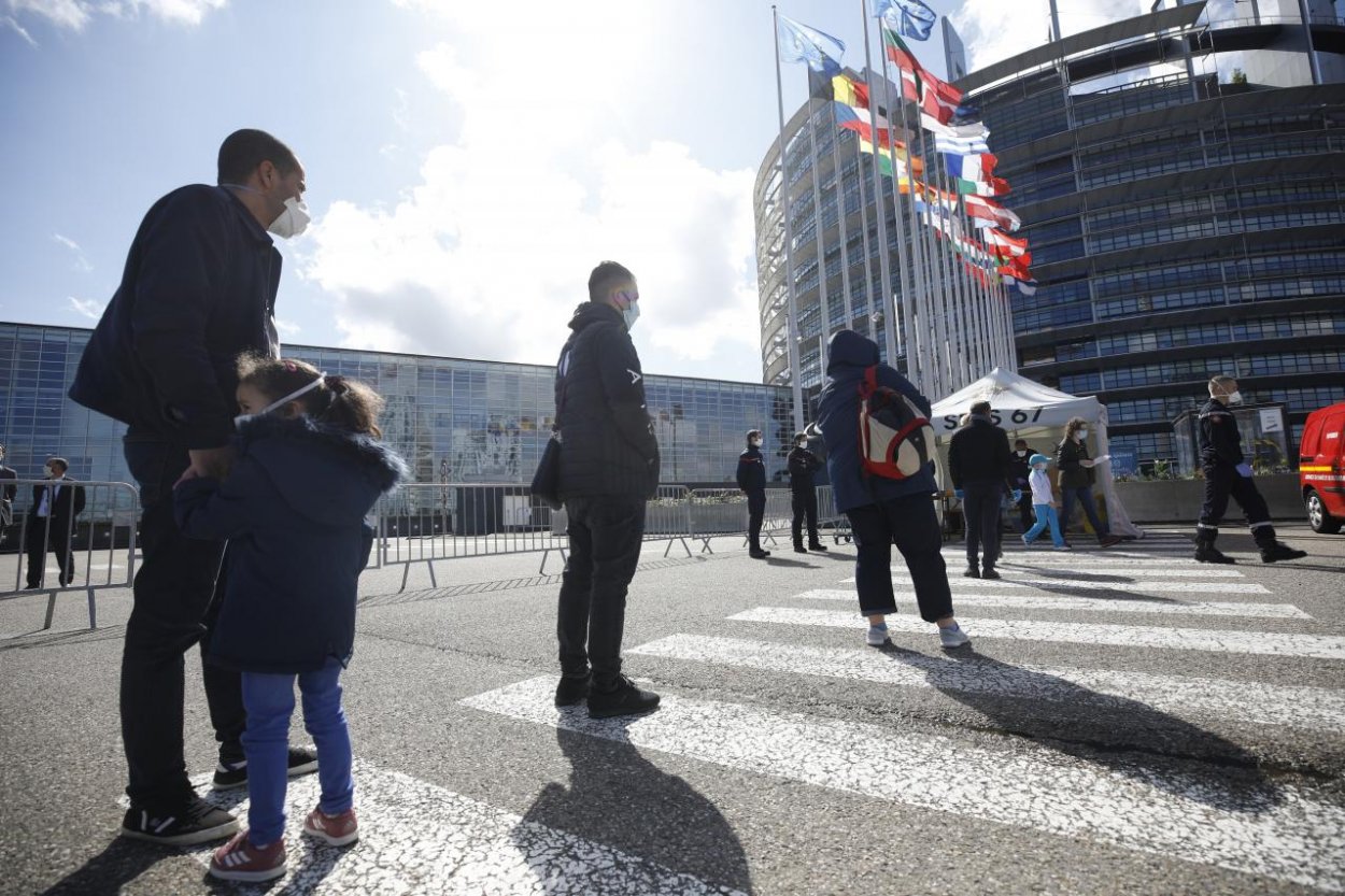 Europarlament schválil poskytnutie trojmiliardovej pomoci pre partnerské krajiny EÚ