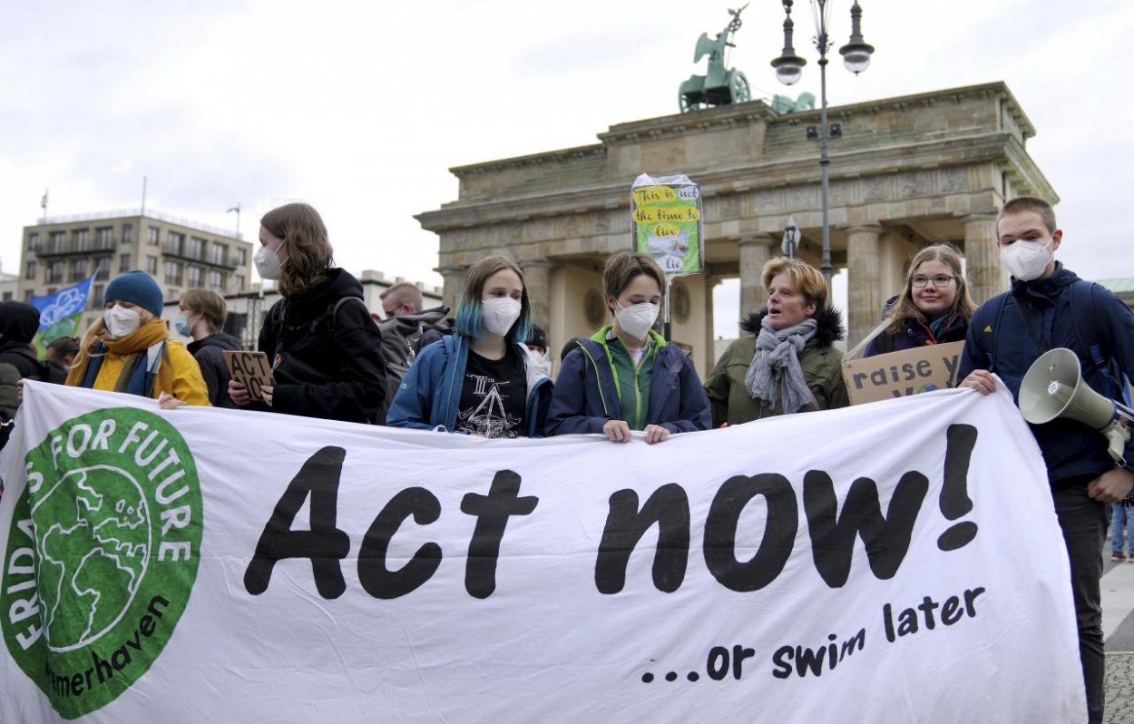 V šiestich slovenských mestách štrajkujú študenti a aktivisti za klímu 