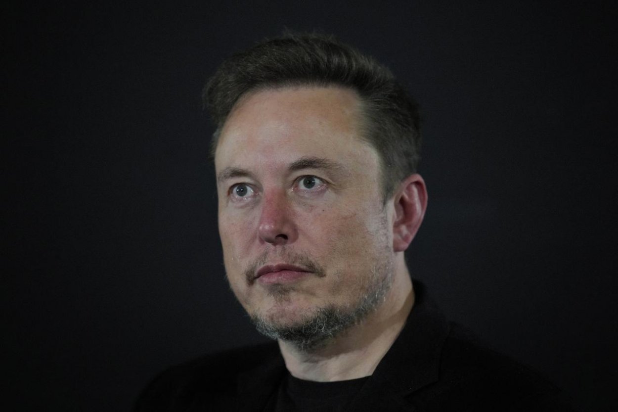 Musk vulgárne skritizoval inzerentov, ktorý opustili platformu X