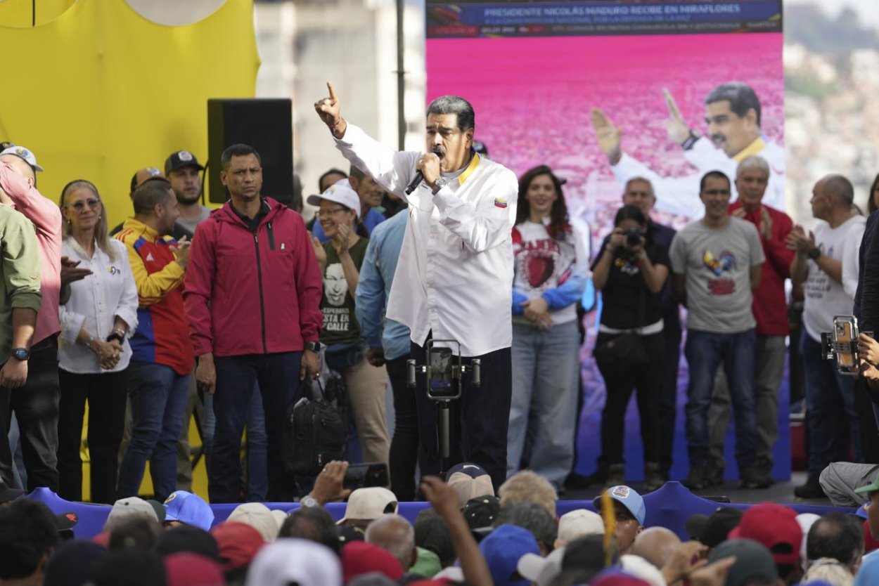 Venezuela: Maduro po sporných prezidentských voľbách hrozí likvidáciou odporu