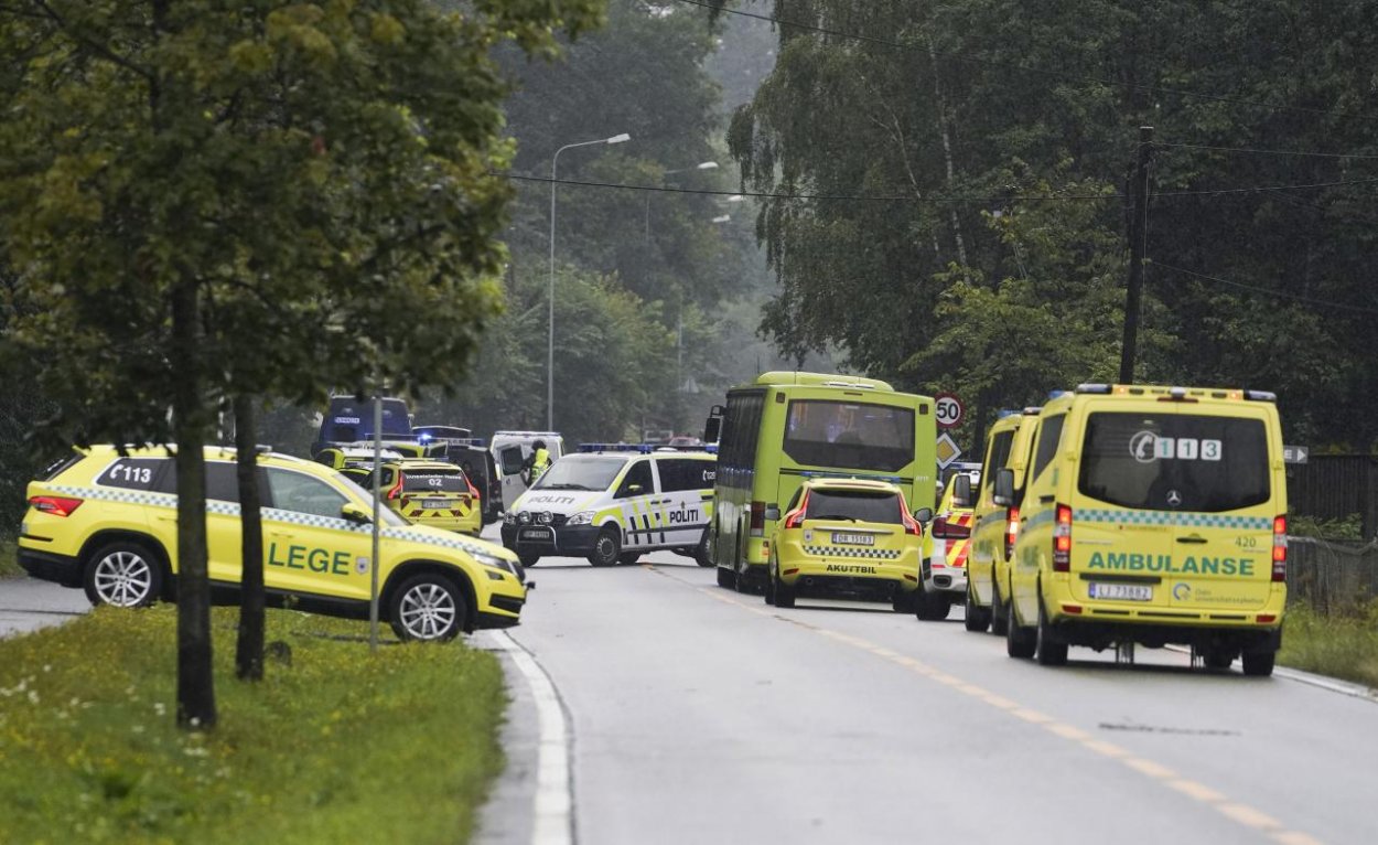 Nórsko vyšetruje sobotňajšiu streľbu v mešite ako pokus o teroristický útok