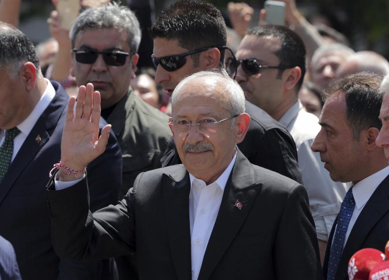 Hlavný vyzývateľ Erdogana prisľúbil „obnovenie demokracie“ v Turecku