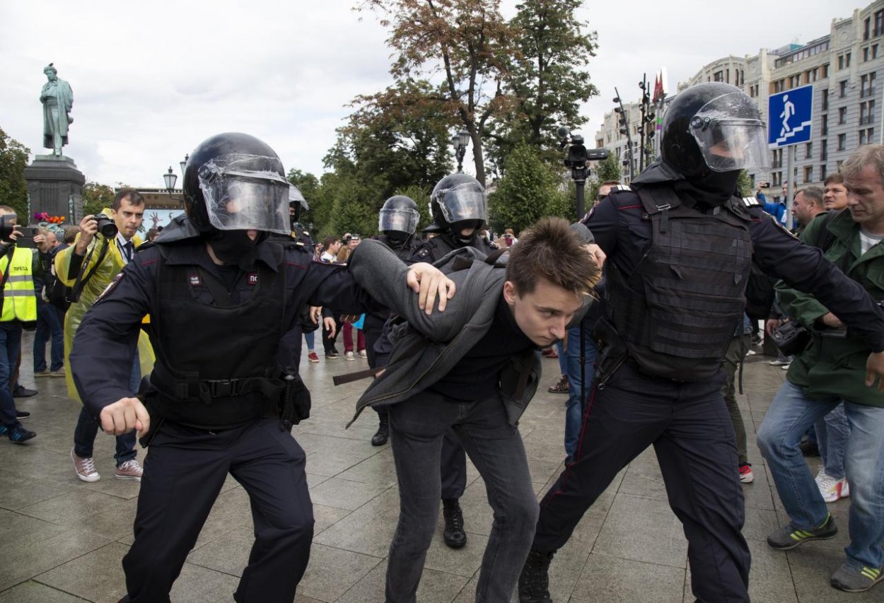 Ruská polícia zadržala v Moskve opozičnú političku Ľubov Soboľovú 