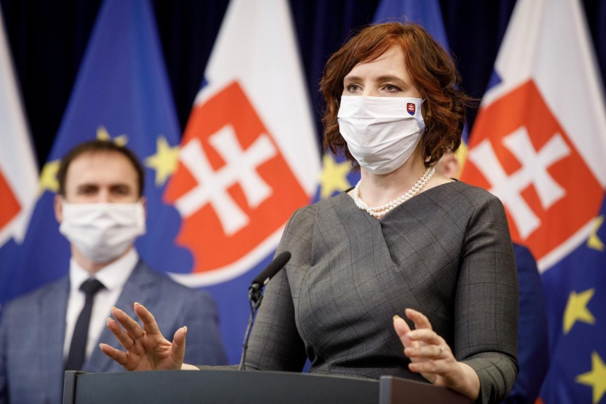 Vláda presunie na boj s koronavírusom 1,2 miliardy eur z eurofondov