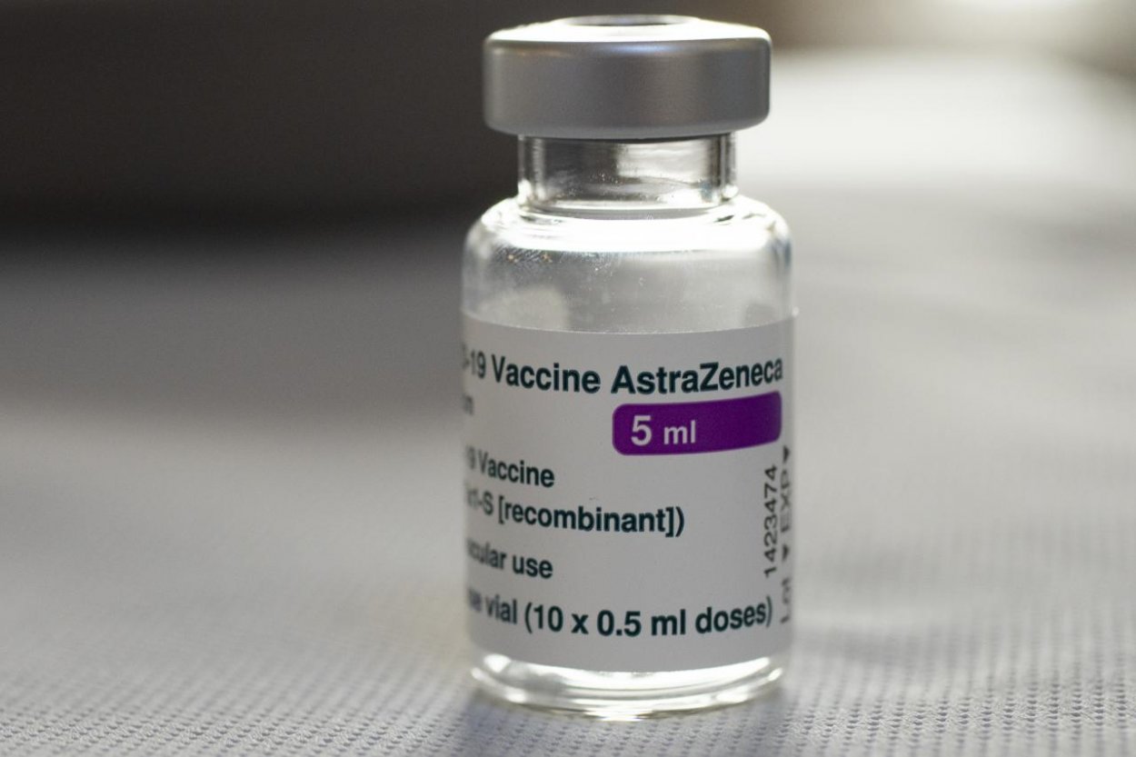 Švédov mladších ako 65 rokov zaočkovaných AstraZenecou preočkujú mRNA vakcínami