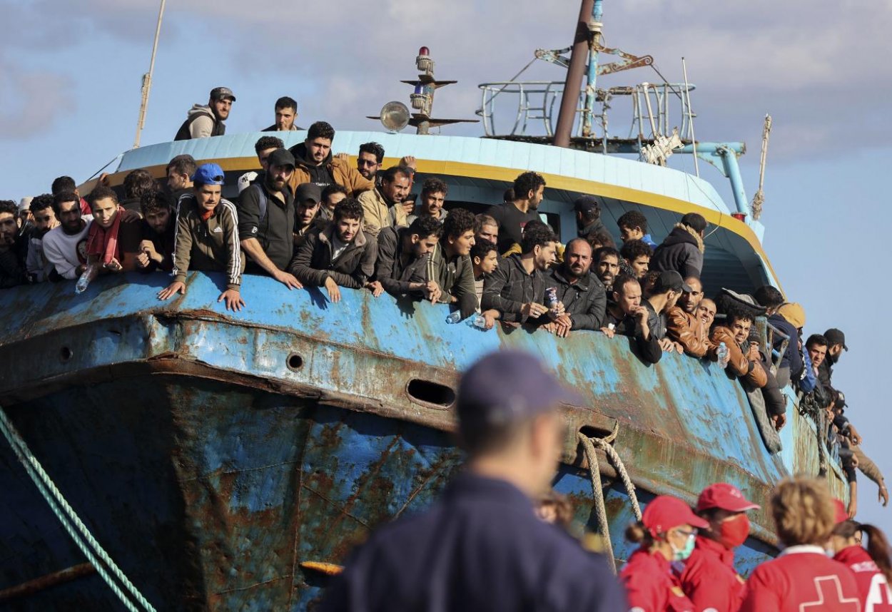 Ministri vnútra EÚ mimoriadne rokujú o náraste počtu migrantov v Európe