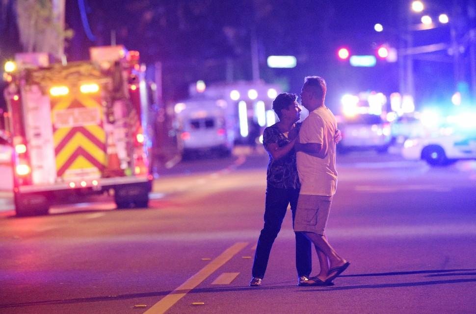 Najhoršia streľba v histórii USA. Vo floridskom gay klube zahynulo 50 ľudí.